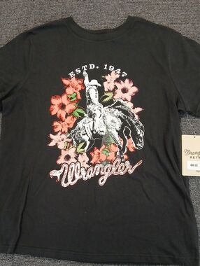 NWT Women's Wrangler Black Short-Sleeve Rodeo Graphic Tee Sz Med